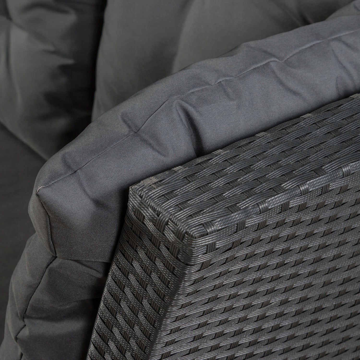 Sodo baldų komplektas juodas