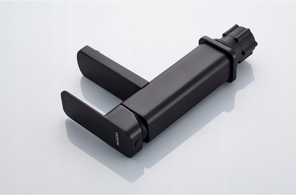 Praustuvo maišytuvas Ledeme, juodas