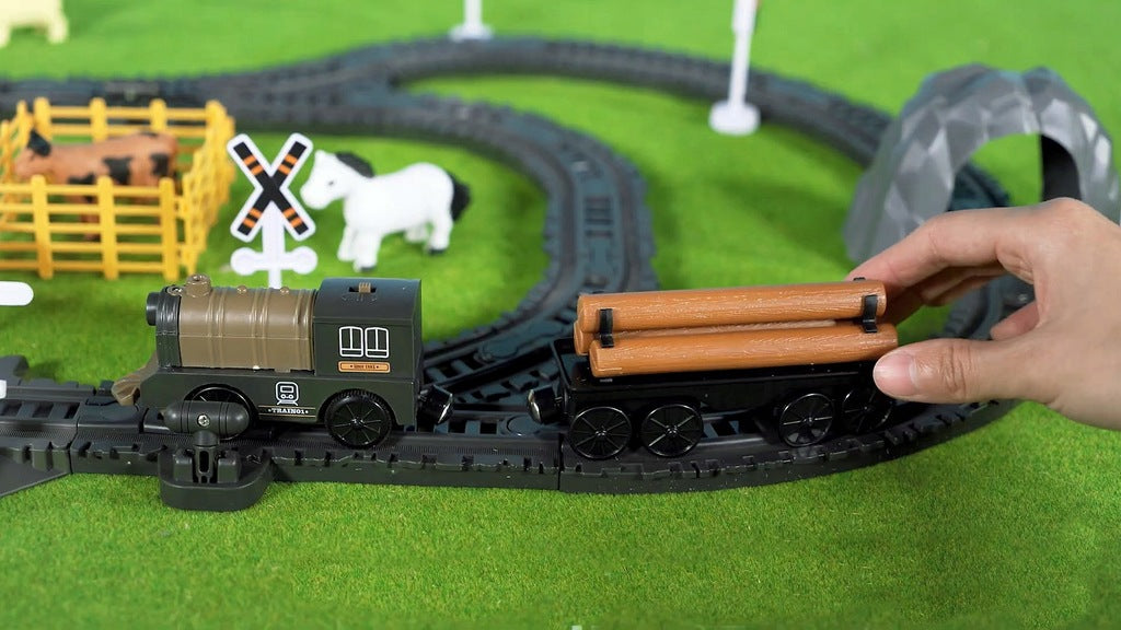 Elektrinis traukinys su trasa