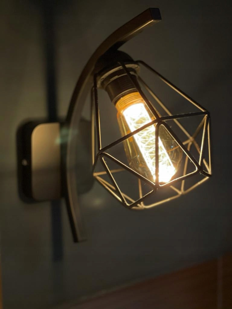 Vintažinis sieninis šviestuvas