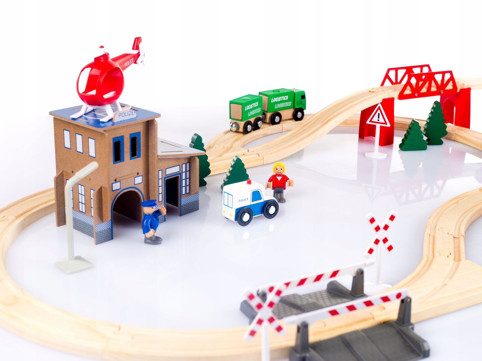 Motorizuotas traukinys su medine trasa Kinderplay