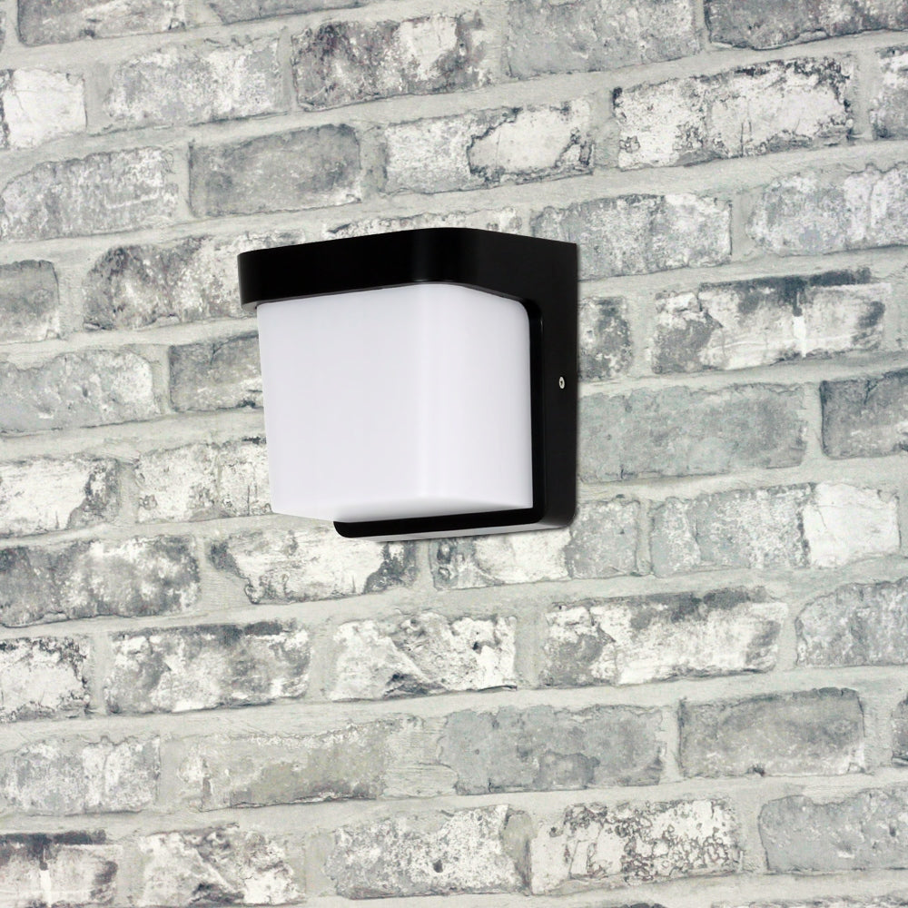 Sieninis šviestuvas IP54,  max18W