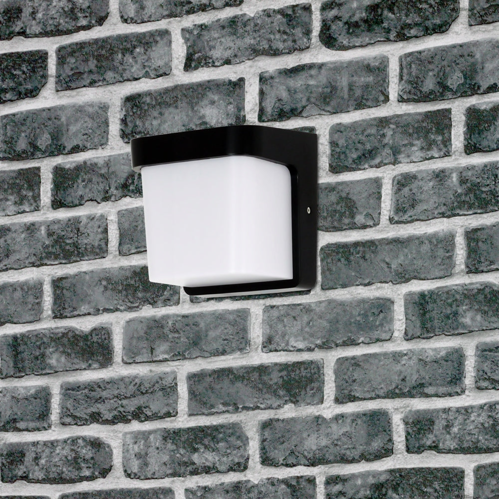 Sieninis šviestuvas IP54,  max18W