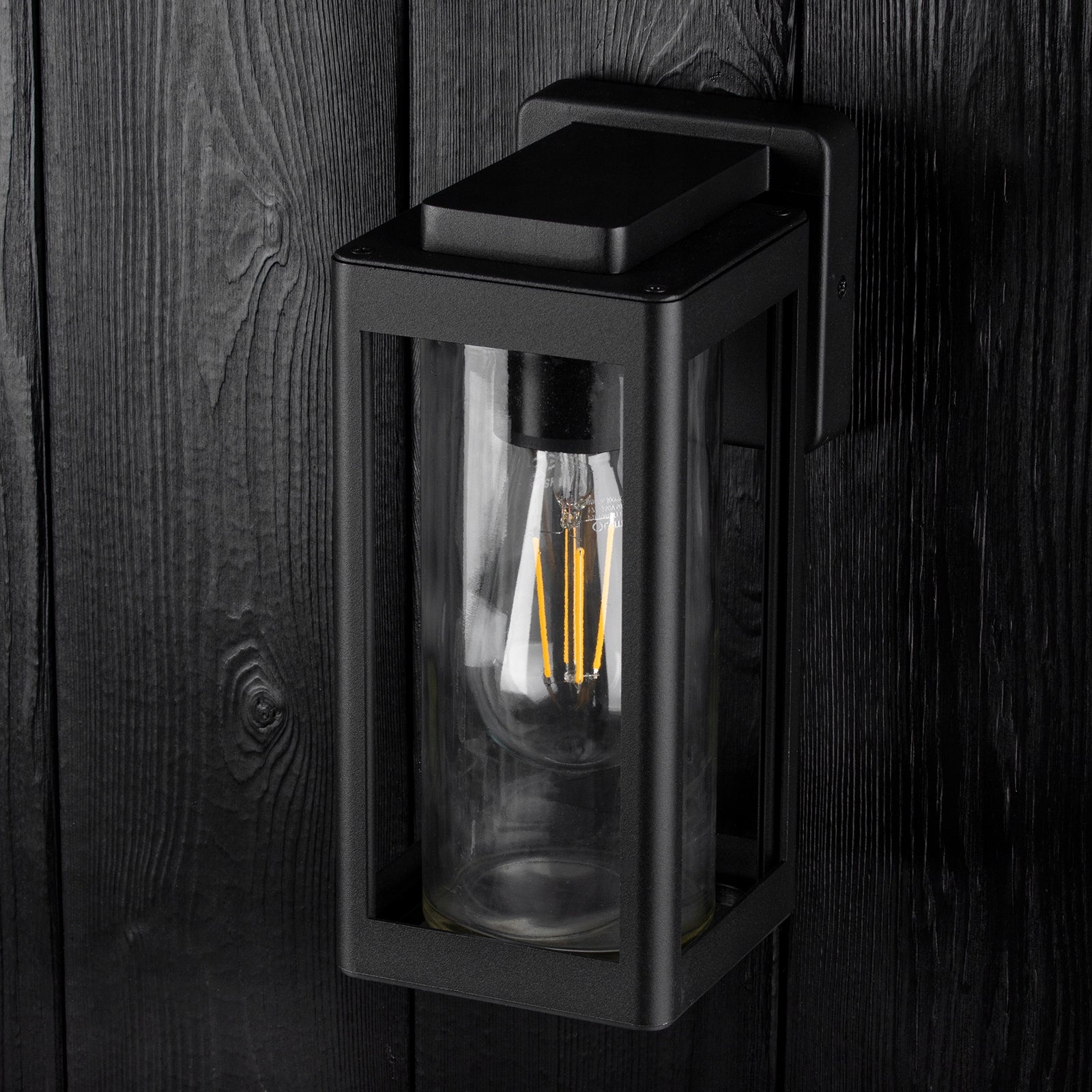 Sodo sieninis šviestuvas E27