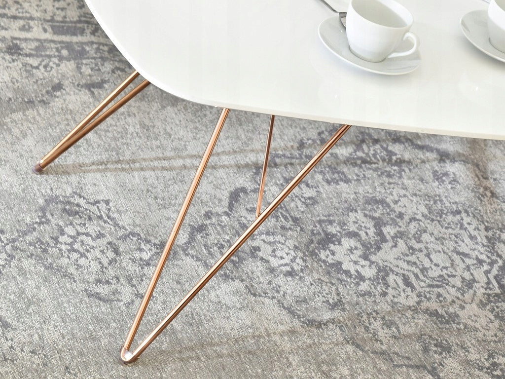 Baltas kavos staliukas