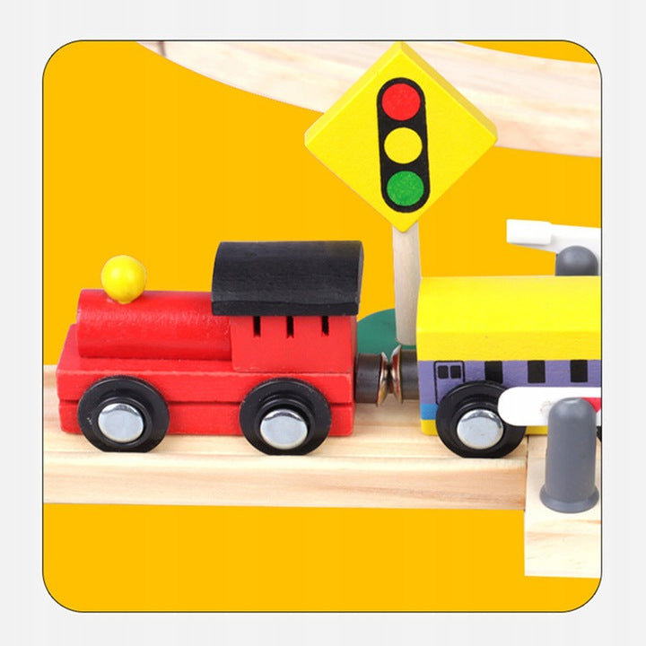 Medinis traukinys LandToys