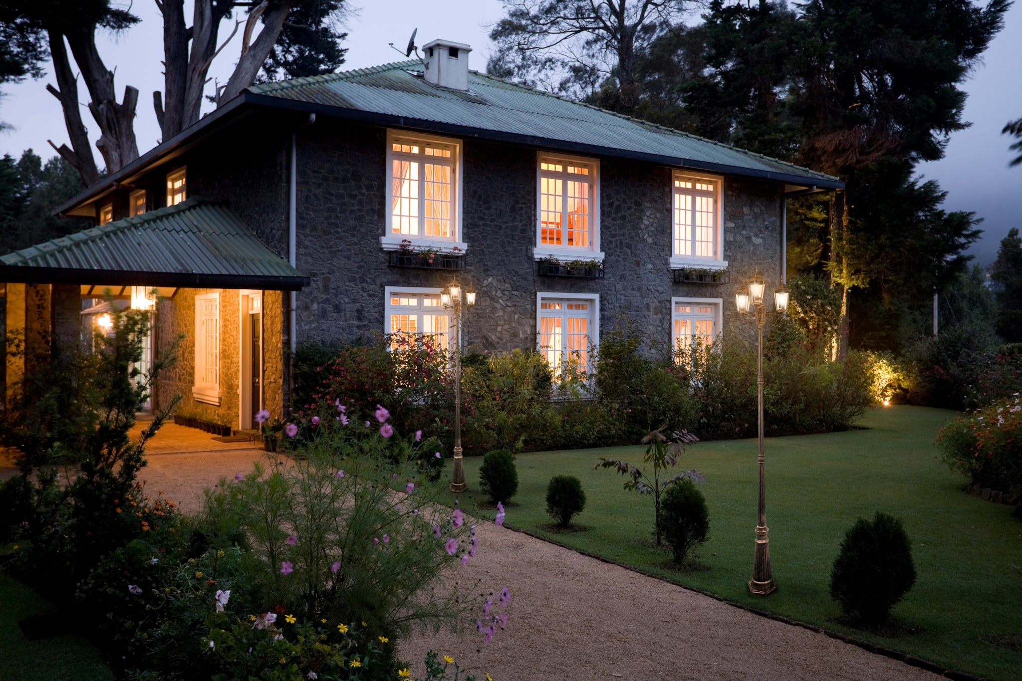 Sodo šviestuvas  3xE27 LANTERN HIGH POST 2m aukščio