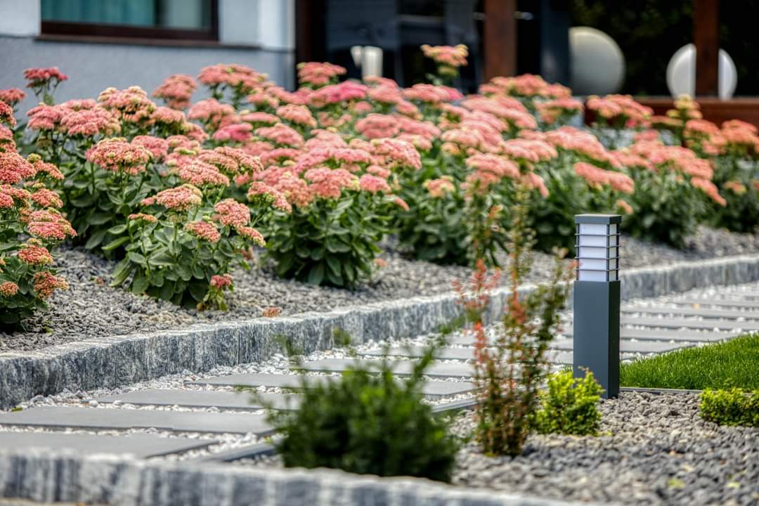 Kvadratinis apšvietimo stulpas Radex E27 55 cm pilkas