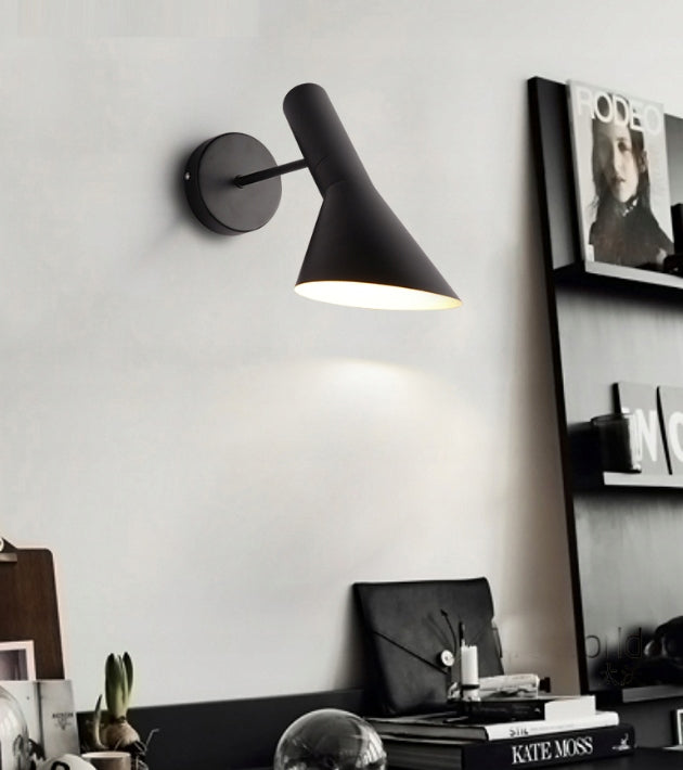 Sieninis šviestuvas juodas