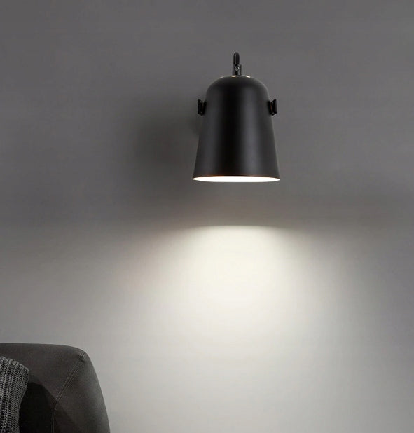 Sieninis šviestuvas juodas