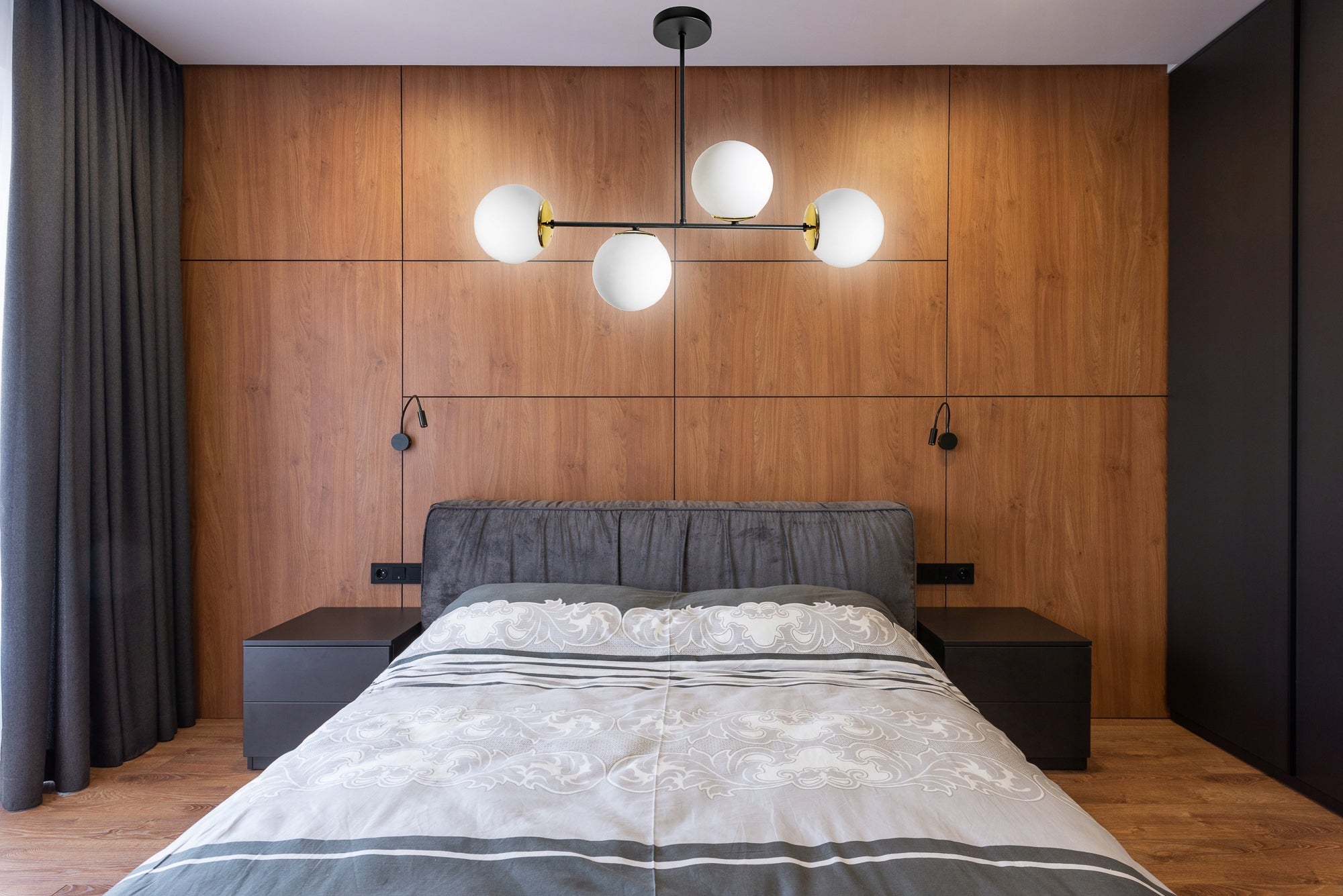 Stiklinis lubinis šviestuvas