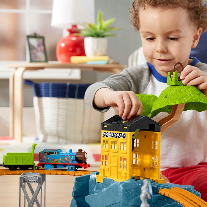 Thomas & Friends traukinys su bėgiais