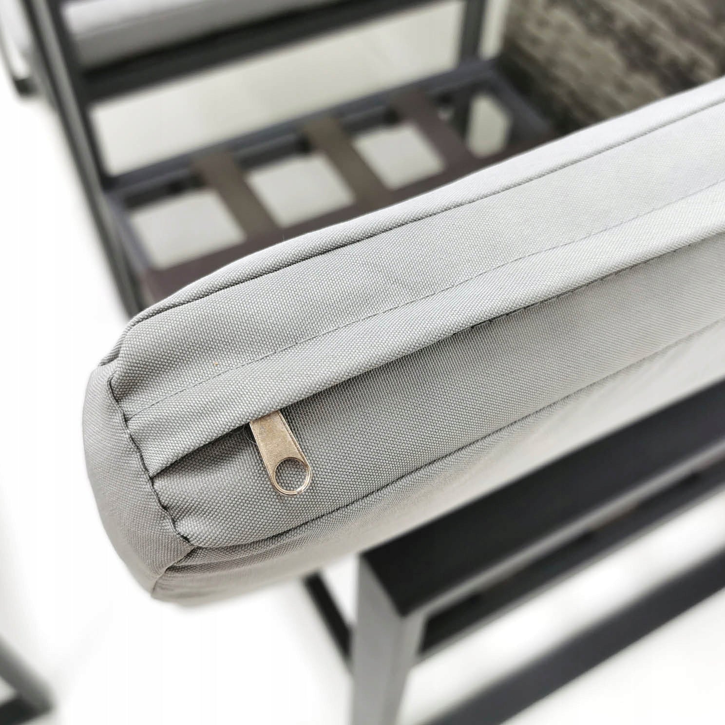 Elegantiškas sodo baldų rinkinys