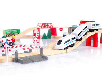 Motorizuotas traukinys su medine trasa Kinderplay